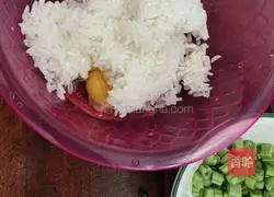 Illustration of how to make fried rice with beans 1