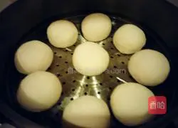 Milk-flavored soybean steamed buns recipe 14
