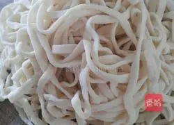 Illustration of how to make tomato and egg fried noodles 2