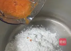 Illustration of how to make carrots for fruit and vegetable dumpling wrappers 3