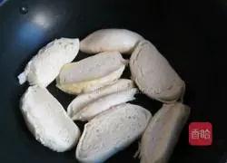 Fry the steamed buns Illustration of how to make slices 2