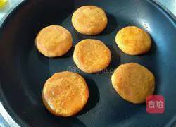 Illustration of how to make sweet potato cakes 8