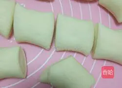 Illustration of how to make pig buns 4