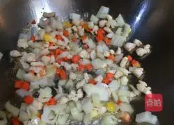 Illustration of how to make diced chicken fried rice 6