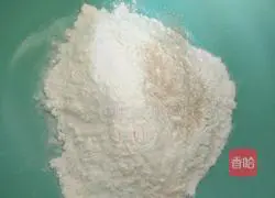 Illustration of how to make red flower steamed buns 1