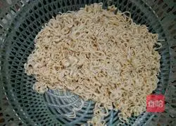 Illustration of how to make assorted fried noodles 4