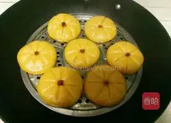 Illustration of how to make steamed pumpkin cake.8