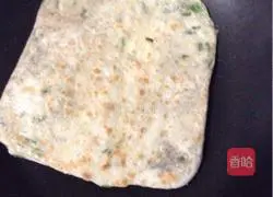 Illustration of how to make hot noodles and scallion pancakes 10