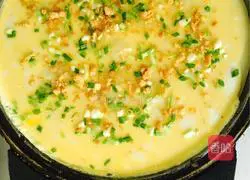 Illustration of how to make egg burrito 6