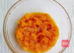 Illustration of how to make fried pumpkin pancakes 1