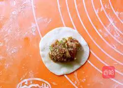  Illustration of how to make Yuanbao dumplings 12