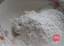 Illustration of how to make Little Pig Red Bean Paste Rice Balls 4