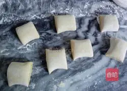 Illustration of how to make pumpkin steamed buns 17