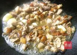 Illustration of how to make roasted duck, cabbage and fried rice 7