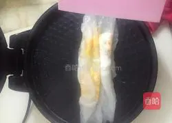 Illustration of how to make Cantonese rice rolls with electric pan 3