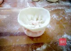 Illustration of how to make double-layered double-stuffed buns 16