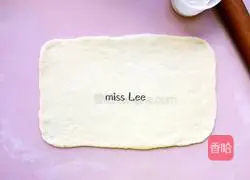 Illustration of how to make milk-flavored two-color steamed buns cut with a knife 8