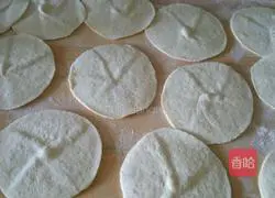 Illustration of how to make Shandong steamed buns 7