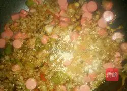 Illustration of how to make mushroom fried rice 7