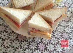 Illustration of how to make ham sandwich 8