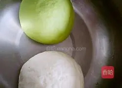 Illustration of how to make colorful dumplings 1