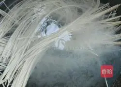 Illustration of how to make noodles 1