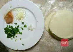 Illustration of how to make puff pastry with dumpling skins 1