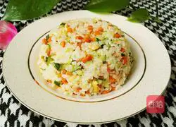 Illustration of how to make bacon and egg fried rice 9