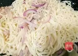 Cantonese Style Soy Sauce Royal Fried Noodles Recipe Illustration 7