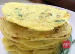 Illustration of how to make chives, bean dregs and egg pancakes 7