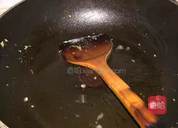 Illustration of how to make three fresh stuffed dumplings 4