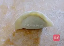 Illustration of how to make beef and radish dumplings 12
