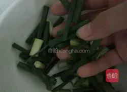 Illustration of how to make fried noodles with bean sprouts 2