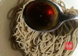 Illustration of how to make scallion oil noodles 9