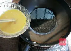 Illustration of how to make egg, leek and shrimp dumplings 5