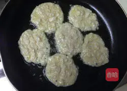 Breakfast: Illustration of how to make egg tofu cake 3