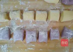 Pumpkin Illustration of how to make purple sweet potato blossom steamed buns 13