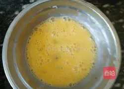 Illustration of how to make red carrot and egg fried rice 4