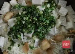 Illustration of how to make taro braised rice 5