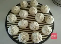 Illustration of how to make fennel and pork stuffed buns 6