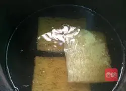 Illustration of how to make egg noodles 3