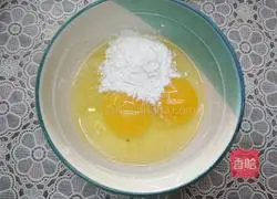 Illustration of how to make banana flying cake 2