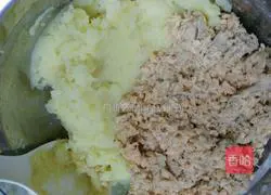 Illustration of how to make pan-fried salmon and hash browns 5 