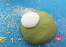Illustration of how to make frog cartoon glutinous rice balls 7