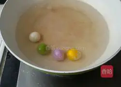 Illustration of how to make black sesame glutinous rice balls 9