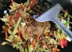 Illustration of how to make fried rice noodles 9