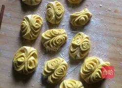 Illustration of how to make pumpkin steamed buns 5