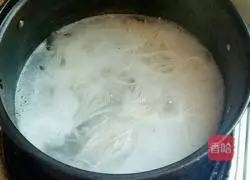 Illustration of how to make mustard noodles 3