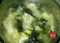 Illustration of cooking wontons 3