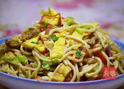 Illustration of how to make colorful fried noodles 15